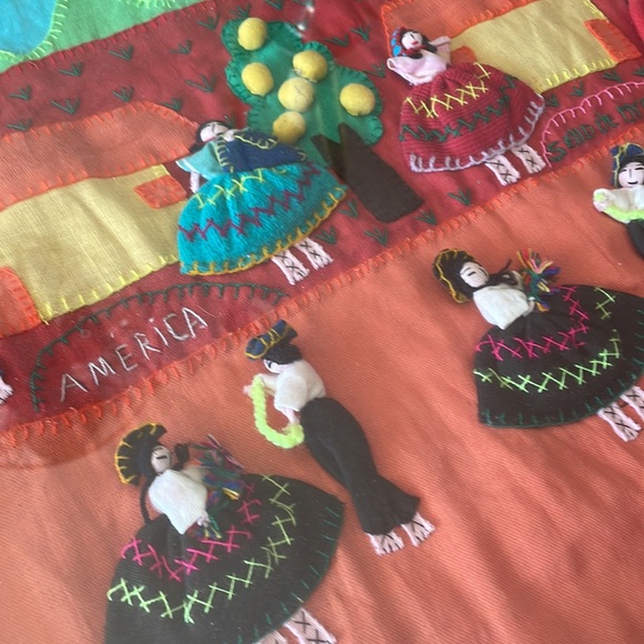 Vintage Peruvian Story Telling Handmade Tapestry. - Picture 2 of 11